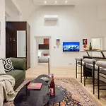 Prestige Danube By Marriott & Fashion Street Boedapest
