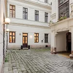 Appartement Prestige Danube By Marriott & Fashion Street Boedapest